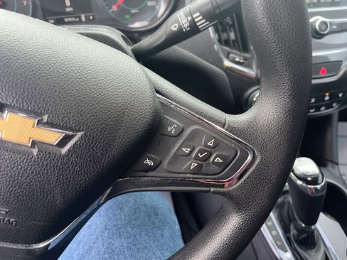 Used 2018 Chevrolet Cruze LT w/ LPO, Black Nameplate Package image 12