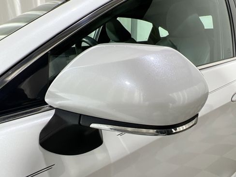 Used 2019 Toyota Avalon Limited image 13