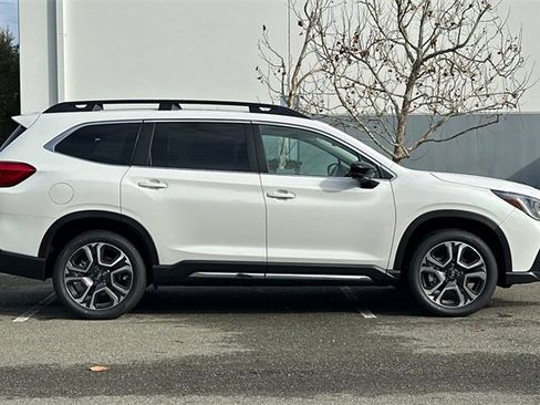 New 2026 Subaru Ascent Limited image 3
