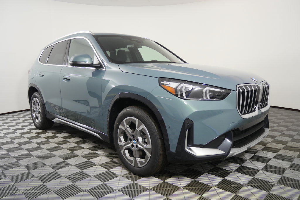 Certified 2026 BMW X1 xDrive28i w/ Technology Package AWD/4WD image 2