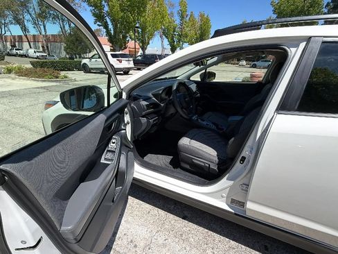 Used 2024 Subaru Crosstrek 2.0i Premium AWD/4WD image 17