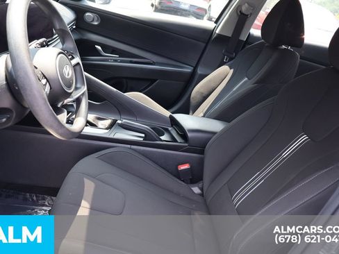 Used 2024 Hyundai Elantra SEL FWD image 16