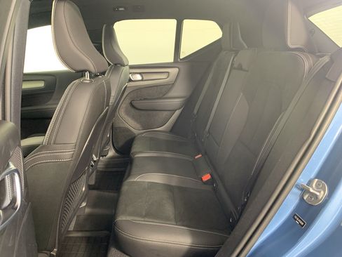 Used 2024 Volvo XC40 B5 Plus AWD/4WD image 31
