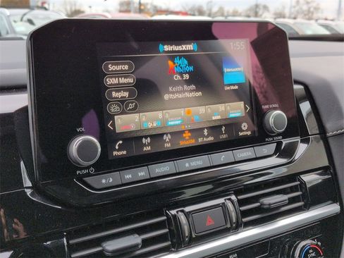 New 2025 Nissan Pathfinder SV image 12