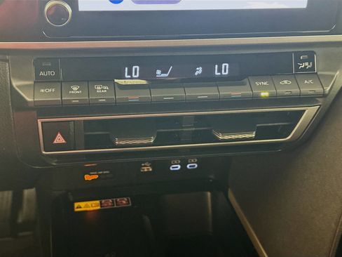 Used 2025 Toyota Camry LE image 16