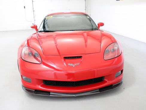 Used 2008 Chevrolet Corvette Z06 w/ Preferred Equipment Group image 2
