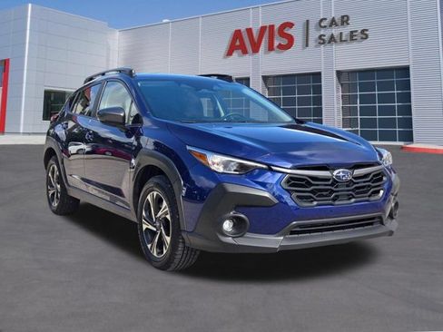 Used 2025 Subaru Crosstrek 2.5i Premium AWD/4WD image 3