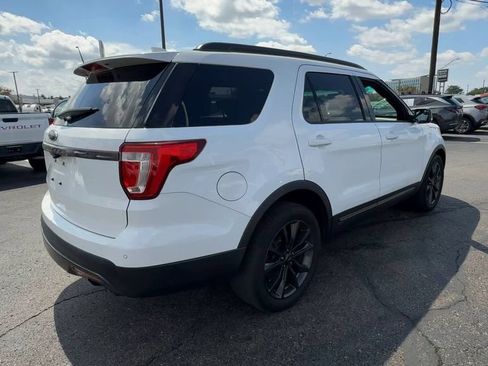 Used 2017 Ford Explorer XLT w/ Equipment Group 202A FWD image 8