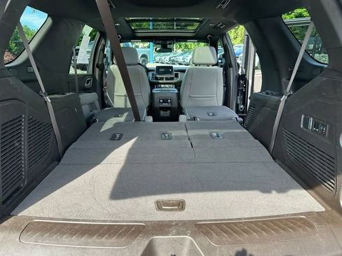 Used 2022 Chevrolet Tahoe LT w/ Luxury Package AWD/4WD image 20