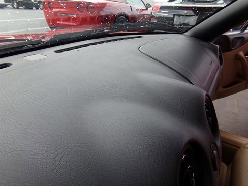 Used 2002 MAZDA MX-5 Miata LS image 40