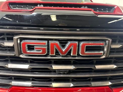 Used 2024 GMC Sierra 2500 AT4X image 9