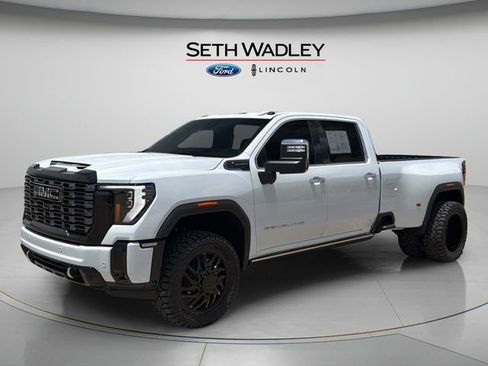Used 2026 GMC Sierra 3500 Denali Ultimate AWD/4WD image 3