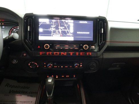 Used 2025 Nissan Frontier PRO-4X w/ Pro Premium Package image 12