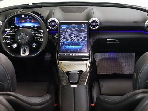 Used 2022 Mercedes-Benz SL 63 AMG 4MATIC w/ Driver Assistance Package image 22