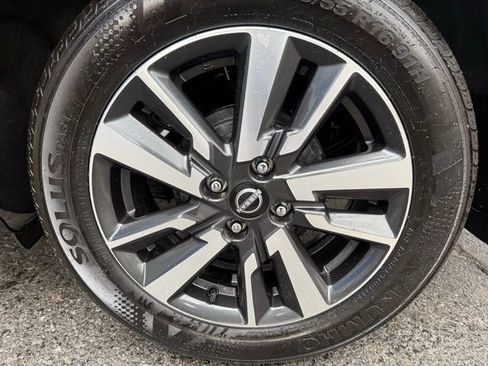 Used 2025 Nissan Versa SV w/ Trunk Package image 8