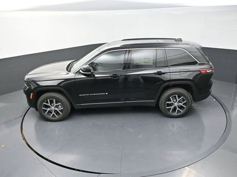 New 2025 Jeep Grand Cherokee Limited w/ Luxury Tech Group II image 15