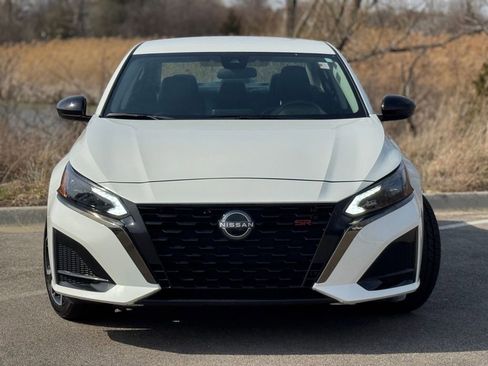 Certified 2024 Nissan Altima 2.5 SR image 2