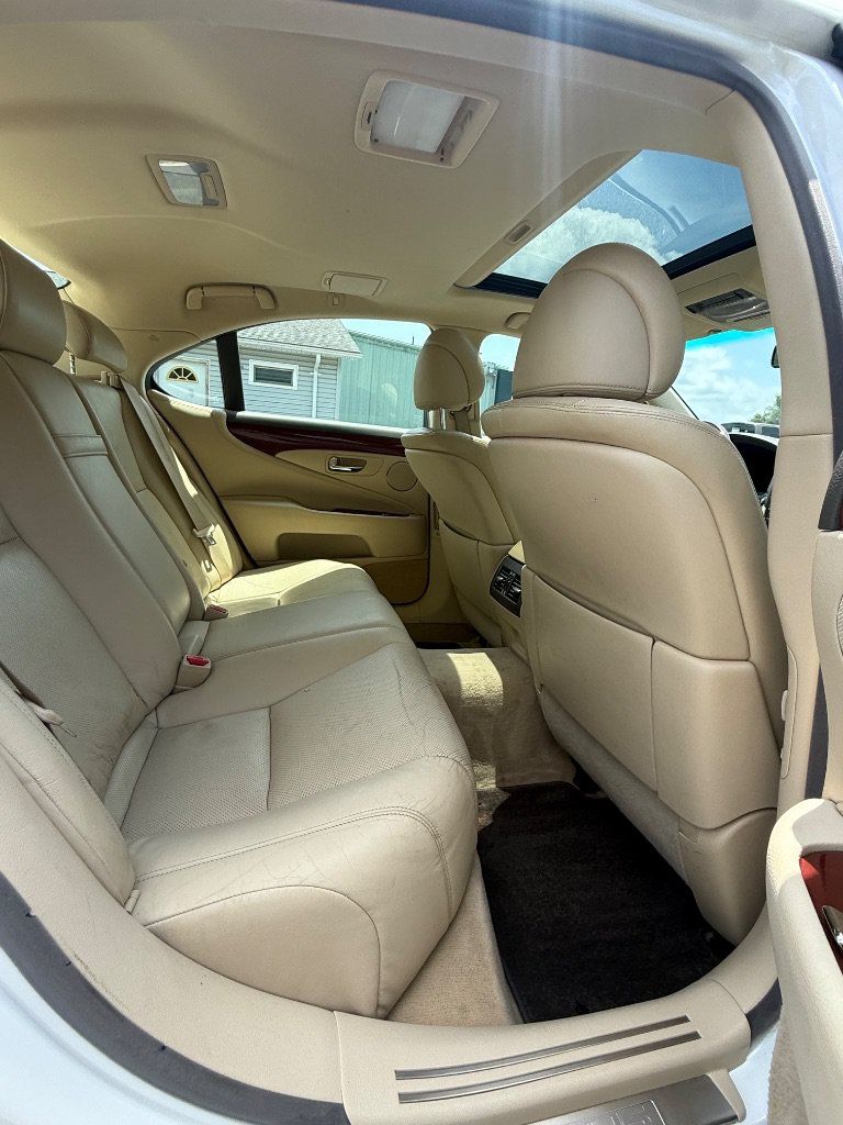 Used 2012 Lexus LS 460 w/ Comfort Pkg RWD image 22
