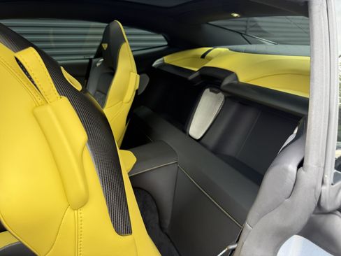 Used 2025 Aston Martin Vanquish RWD image 22