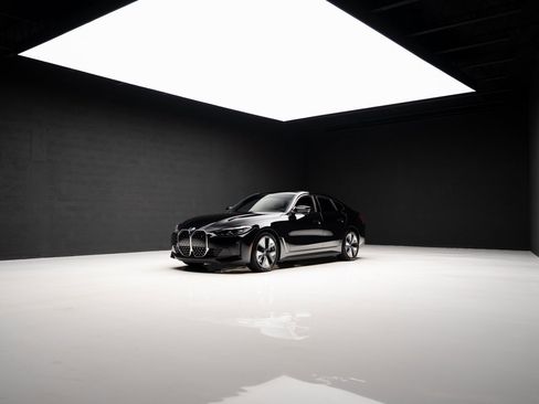 Used 2023 BMW i4 eDrive40 w/ Premium Package image 79