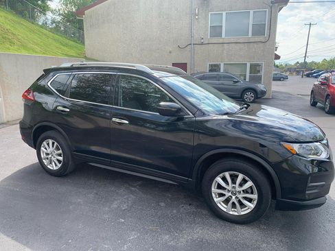 Used 2018 Nissan Rogue SV AWD/4WD image 6