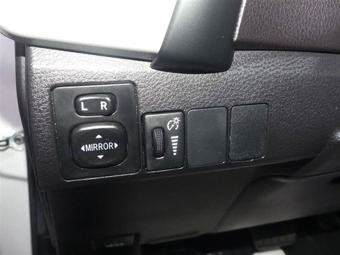 Used 2019 Toyota Corolla LE FWD image 28