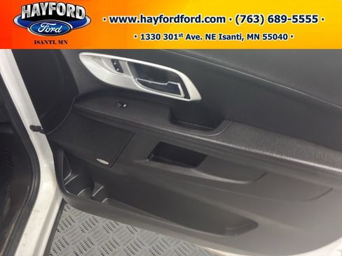 Used 2017 Chevrolet Equinox Premier w/ Enhanced Convenience Package AWD/4WD image 16
