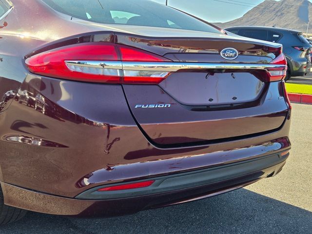 Used 2017 Ford Fusion SE FWD image 5