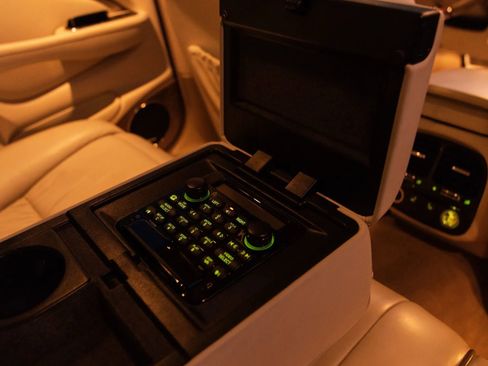 Used 2004 Jaguar XJ8 image 32