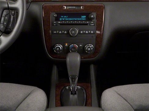 Used 2010 Chevrolet Impala LS FWD image 13