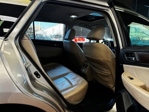 Used 2018 Subaru Outback 2.5i Limited image 61