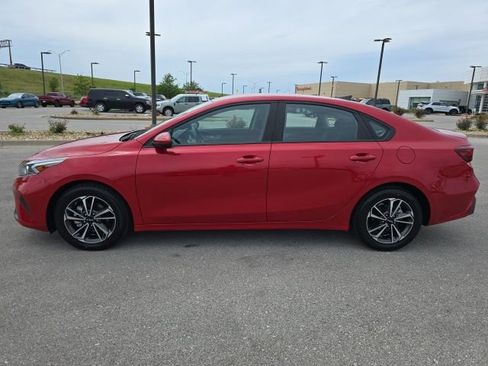 Used 2024 Kia Forte LXS FWD image 2