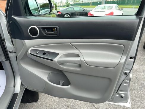 Used 2014 Toyota Tacoma 4x4 Double Cab w/ TRD Off-Road Package image 19