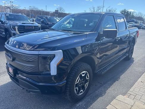 Used 2023 Ford F150 Lightning XLT image 3