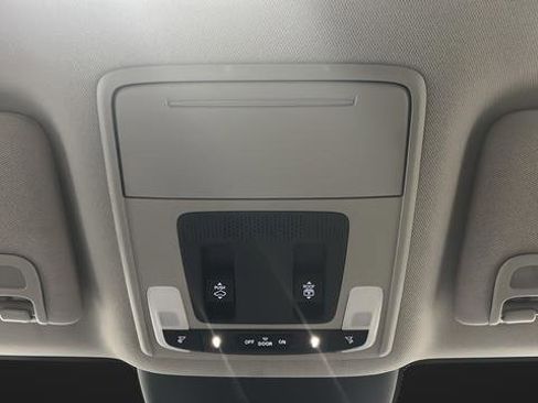 Used 2023 Honda Pilot Elite image 41