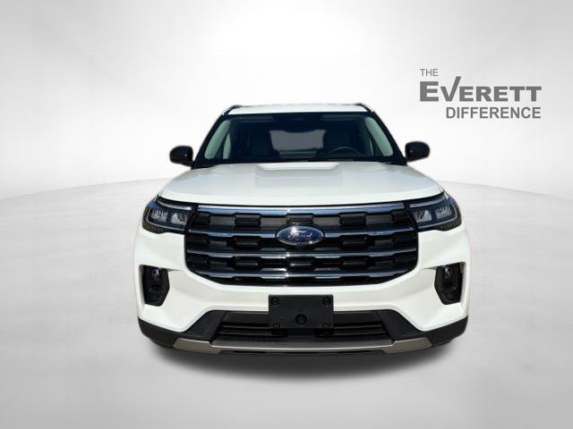 Used 2025 Ford Explorer Active w/ Active Comfort Package AWD/4WD image 2