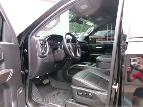 Used 2021 Chevrolet Silverado 1500 LT Trail Boss w/ Convenience Package II image 15