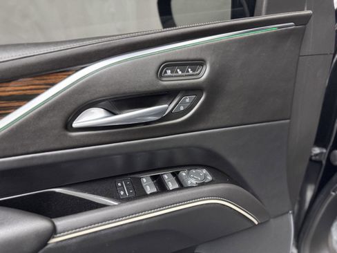 Used 2021 Cadillac Escalade Premium Luxury image 18