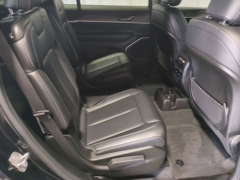 Used 2022 Jeep Grand Cherokee L Limited image 18