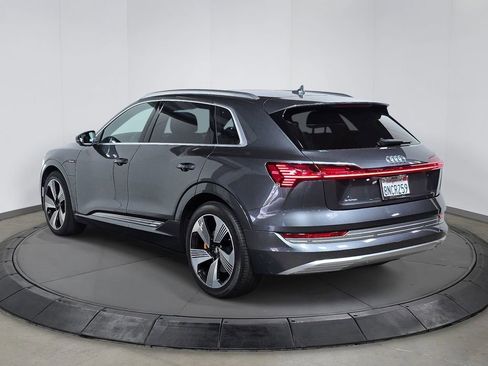 Used 2019 Audi e-tron Prestige w/ Prestige Package AWD/4WD image 3