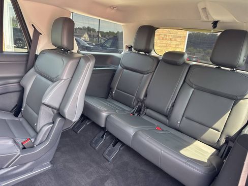 Used 2025 Ford Expedition Active AWD/4WD image 18