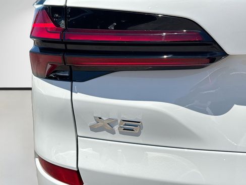 New 2026 BMW X5 xDrive40i w/ M Sport Package AWD/4WD image 10