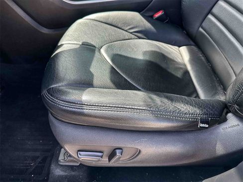 Used 2020 Toyota Highlander LE image 7