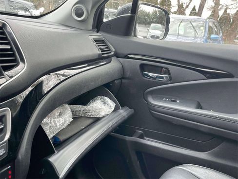 Certified 2022 Honda Pilot Touring image 32