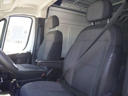 Used 2025 RAM ProMaster 2500 w/ Convenience Group FWD image 15