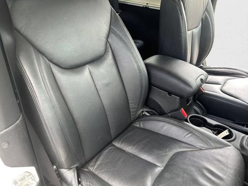 Used 2016 Jeep Wrangler Sahara w/ Connectivity Group AWD/4WD image 25