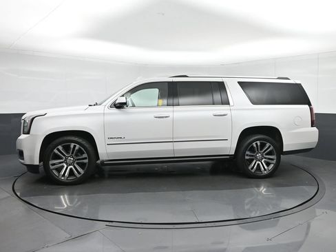 Used 2019 GMC Yukon XL Denali w/ Denali Ultimate Package AWD/4WD image 4