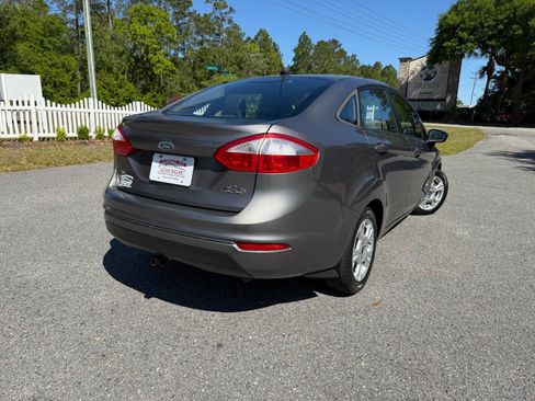 Used 2014 Ford Fiesta SE image 10