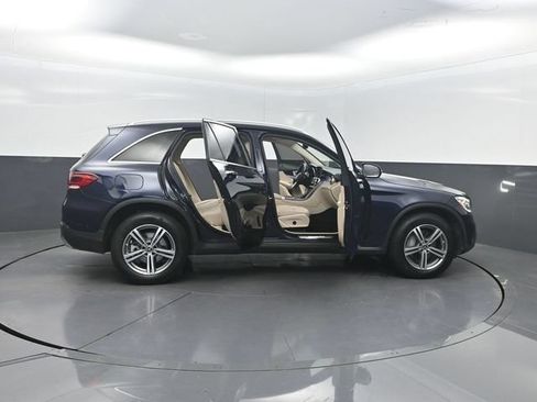 Used 2022 Mercedes-Benz GLC 300 w/ Premium Package Lite image 36