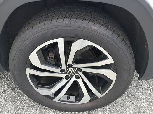 Certified 2023 Volkswagen Atlas SEL AWD/4WD image 32